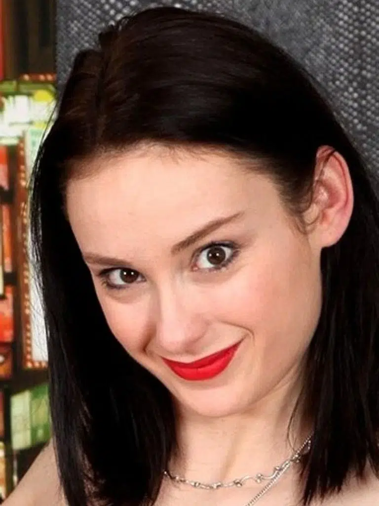 Alice Drake Biography: Wiki, Age, Career, Height, Weight, Husband, Net Worth & More